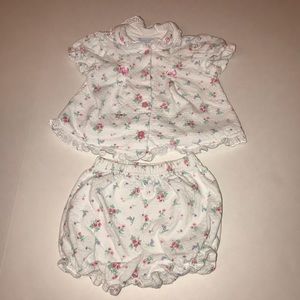 Very Cute White Floral Outfit